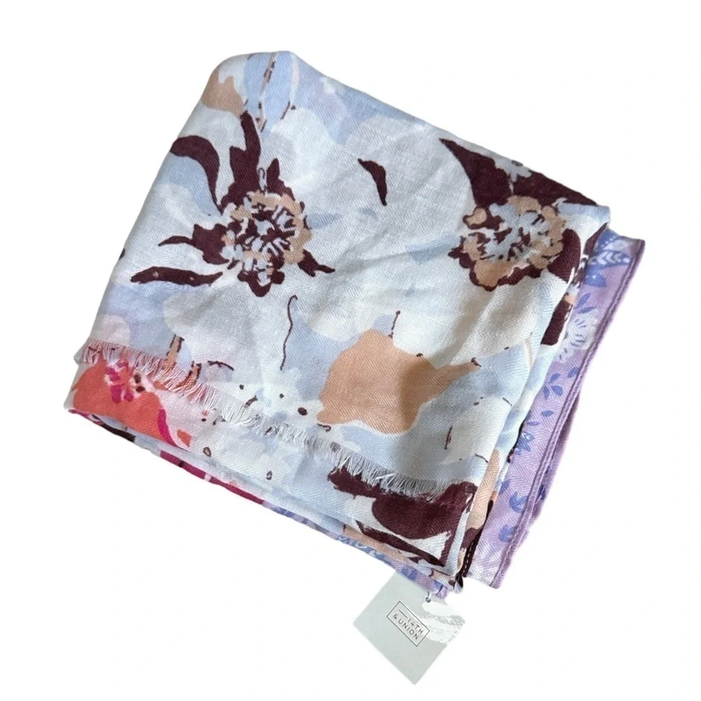 14th & Union Floral Print Lightweight Fringe Scarf NWT Soft & Feminine